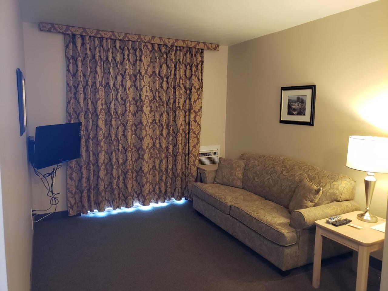 Shemron Suites Hotel Deep River Exterior foto