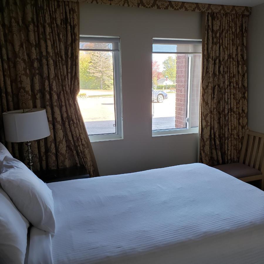 Shemron Suites Hotel Deep River Exterior foto