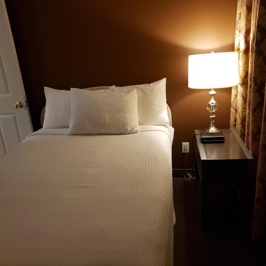 Shemron Suites Hotel Deep River Exterior foto